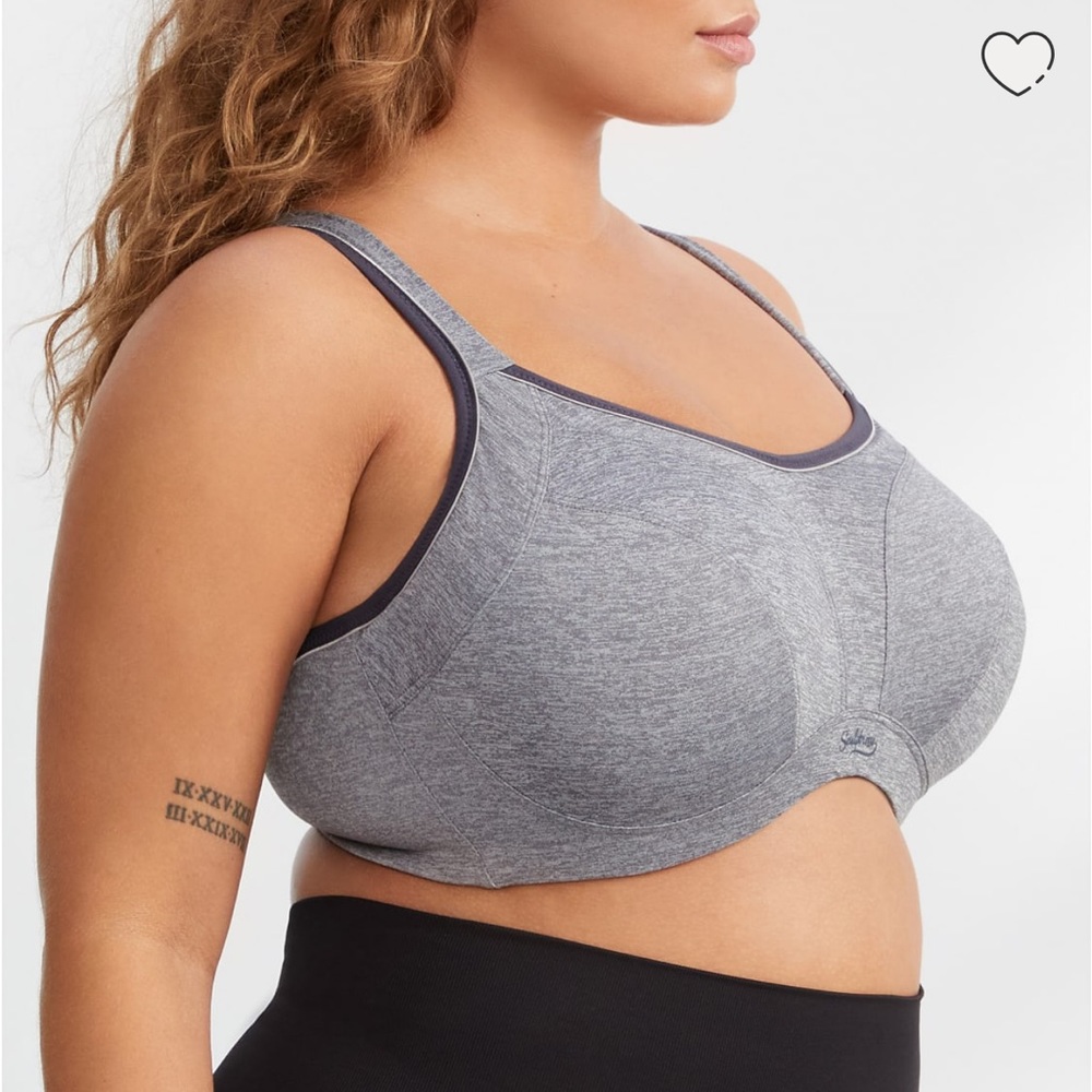 Sculptress sports bra